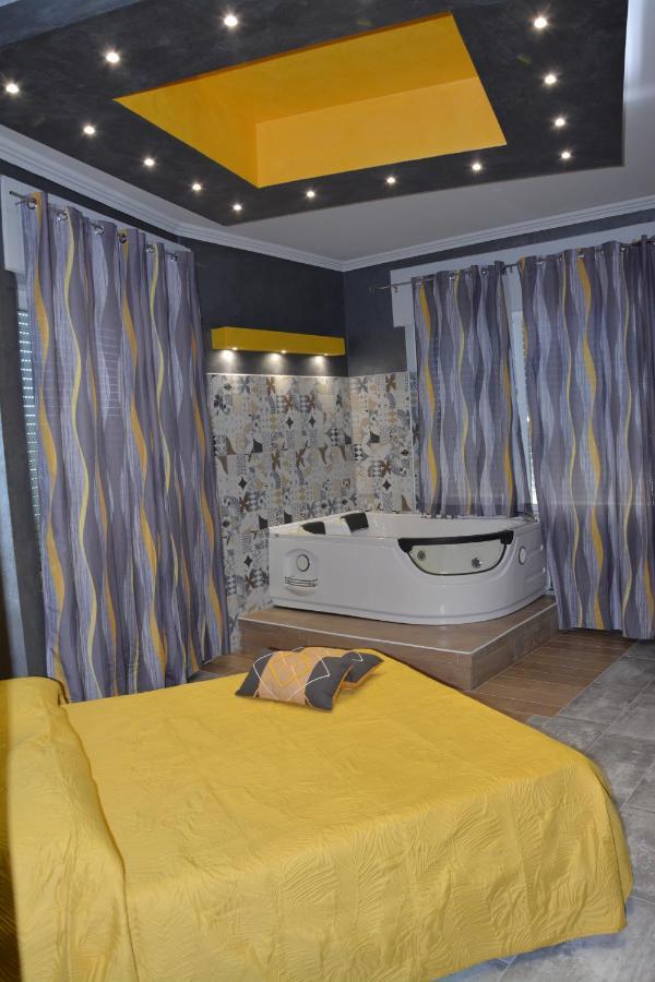 Hotel Royal Вівероне Екстер'єр фото